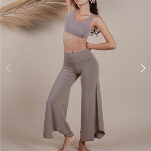 Elegant Wide-Leg Taupe Pants